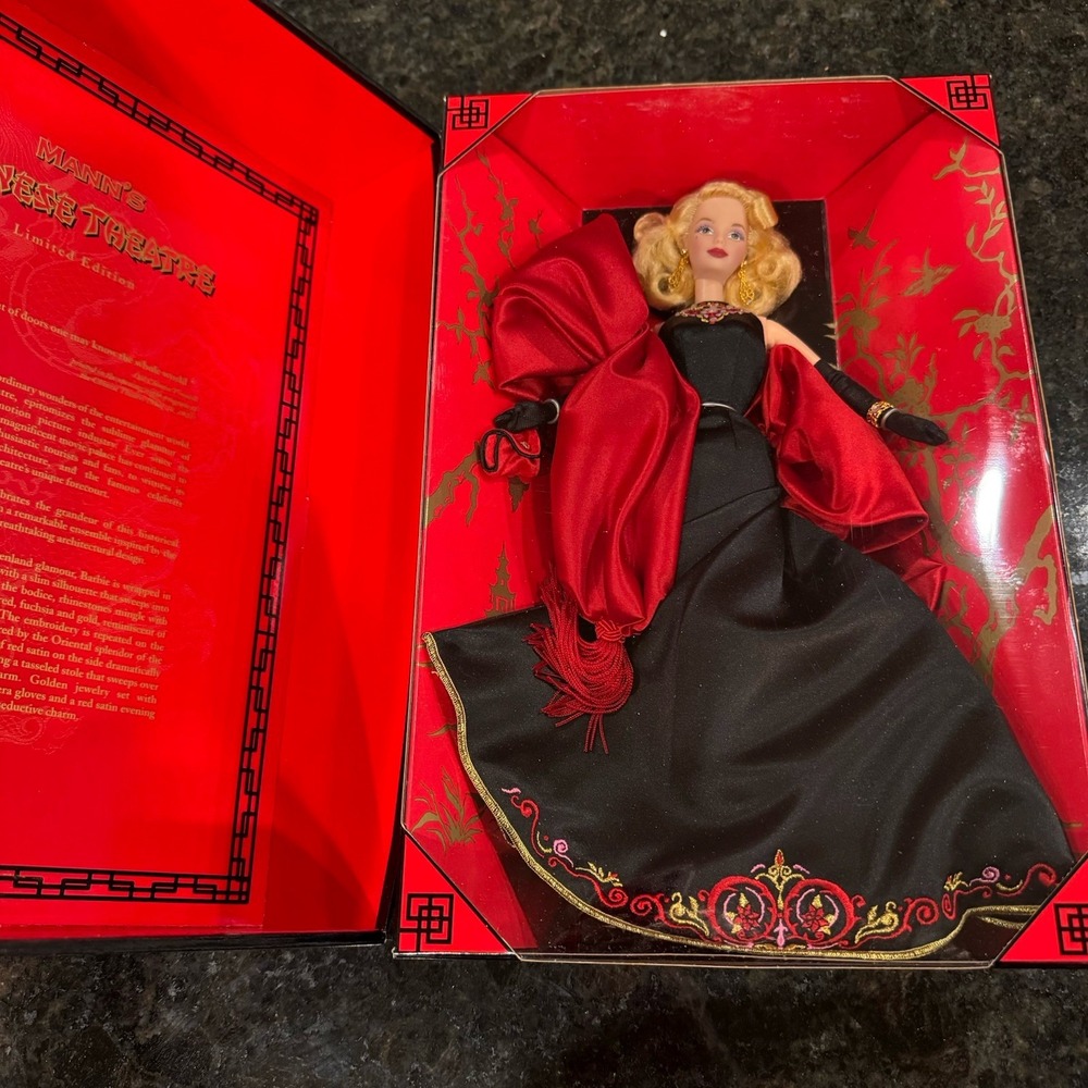 Barbie Limited Edition Mann's Chinese Theatre Fashion Doll 11.5in in Box24636